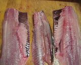 魚を三枚おろしにします。作り方15写真