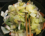 昆布だしとごま油で♪野菜ウマウマ炒め☆作り方3写真