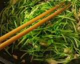 豆苗と卵のツナのオイル漬け炒め(♋‸♋)作り方3写真