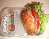 シリアルバーとサンドイッチのお弁当　●for女子高生作り方4写真