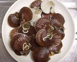 ホタテの稚貝と茨城産水菜のワイン蒸し作り方1写真