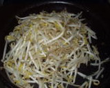 さつまあげともやしの炒め物作り方2写真
