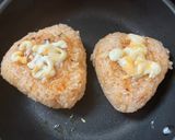 伸びる！ドリア風・香ばし焼きチーズキムチおにぎり作り方5写真