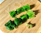 栄養満点☆油揚げ人参・ほうれん草の味噌汁作り方2写真
