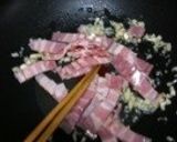 ベーコンとおくらのニンニクおかか炒め作り方3写真