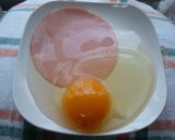朝食まで１分半！！レンジでハムエッグ☆作り方1写真