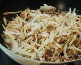 新玉ねぎ・卵・合挽き肉の甘～い炒め物☆作り方2写真