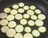 チーズをまとったズッキーニ炒め作り方2写真