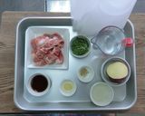 【主菜】豚肉とさつま芋のしょうが蒸し焼き作り方1写真