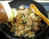 鶏もも肉とナッツのオイスターソース炒め☆作り方8写真