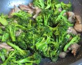 鶏レバー・ブロッコリー・ゆで卵の味覇炒め作り方8写真