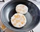 コンビーフハッシュでライスバーガー作り方2写真