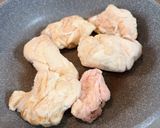 剥がした鶏皮は保存して…鶏皮ポン酢!作り方1写真
