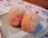 ✿かまぼこと小ねぎのコンソメおにぎり✿作り方3写真