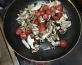 鶏モモ肉のキノコガ－リックソテ－作り方3写真