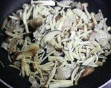 豚肉ときのこのバターしょうゆ炒め作り方3写真