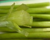 簡単☆白だしでフキと油揚げの上品青煮作り方1写真