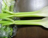 セロリのぴりっ辛いオリーブ炒め作り方1写真
