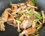 鮭の西京漬けとしめじ長ネギの七味炒め作り方5写真