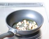 フワッと美味しい【マッチャンとベーコンのオムレツ作り方2写真
