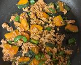 簡単！かぼちゃとピーマンの甘辛ひき肉炒め作り方8写真