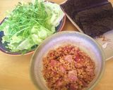 レタスと海苔で巻いて食べる 納豆ベーコン作り方3写真