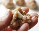 揚げない！クリームチーズin肉団子作り方3写真