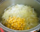 味噌バターコーンの味噌汁作り方2写真