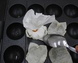 たこ焼きプレートで餃子の皮カップ♪作り方6写真