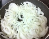 新タマで♪玉ねぎと炒り卵の甘じょっぱ炒め作り方1写真