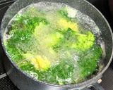 冷凍ブロッコリーと蒸し豆のカニカマサラダ作り方1写真