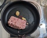 ひき肉と玉ねぎの炒め物作り方2写真