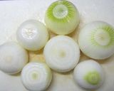 新タマネギの丸ごとスープ煮作り方1写真