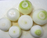 新タマネギの丸ごとスープ煮作り方1写真