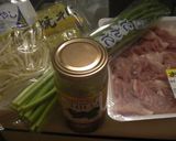 メキシコ風；豚肉とニンニクの芽の炒め物。作り方1写真