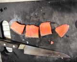 鮭とピーマンの味噌マヨ炒め作り方1写真