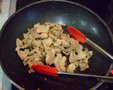 豚肉とにらともやしの甜麺醤炒め☆作り方2写真