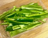 ピーマン絹さやじゃがいも豚肉ピリ辛炒め作り方1写真