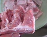 豚スペアリブor鶏手羽元でさっぱり煮作り方1写真