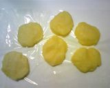 離乳食✿手づかみ練習♪じゃがコーンおやき作り方3写真