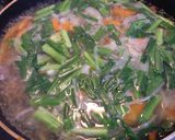 ニラと玉ねぎとニンジン入りのラーメン作り方5写真