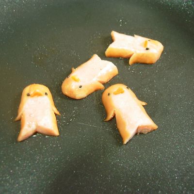 キャラ弁ウインナー ペンギンちゃん♪ by おとめてお 【クックパッド