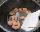 えび玉ねぎキヌサヤ豆のガーリックマヨ炒め作り方2写真