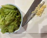 我が家の定番　豚とレタスのガーリック炒飯作り方1写真