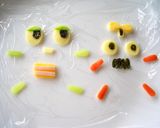 簡単キャラ弁☆カップガチャダマムックダマ作り方5写真