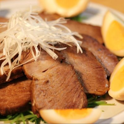 じっくり煮込んだ焼き豚 楽天市場】じっくりホロホロ 博多 焼豚 無添加 レトルト チャーシュー