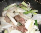 葉玉ねぎ・牛肉の辛味噌炒め作り方4写真