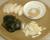 簡単トック餅入りわかめスープ作り方2写真