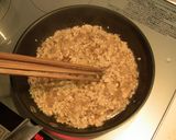 鶏そぼろとしめじの和風パスタ♡梅肉添え作り方2写真
