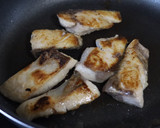 ご飯が進む♪ぶりのはちみつ生姜照り焼き作り方3写真